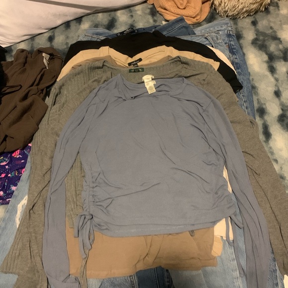 2 tops from GenX - Picture 2 of 2